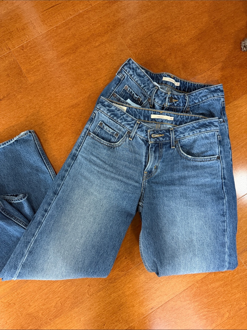 [Levi's] 2 low loose jeans